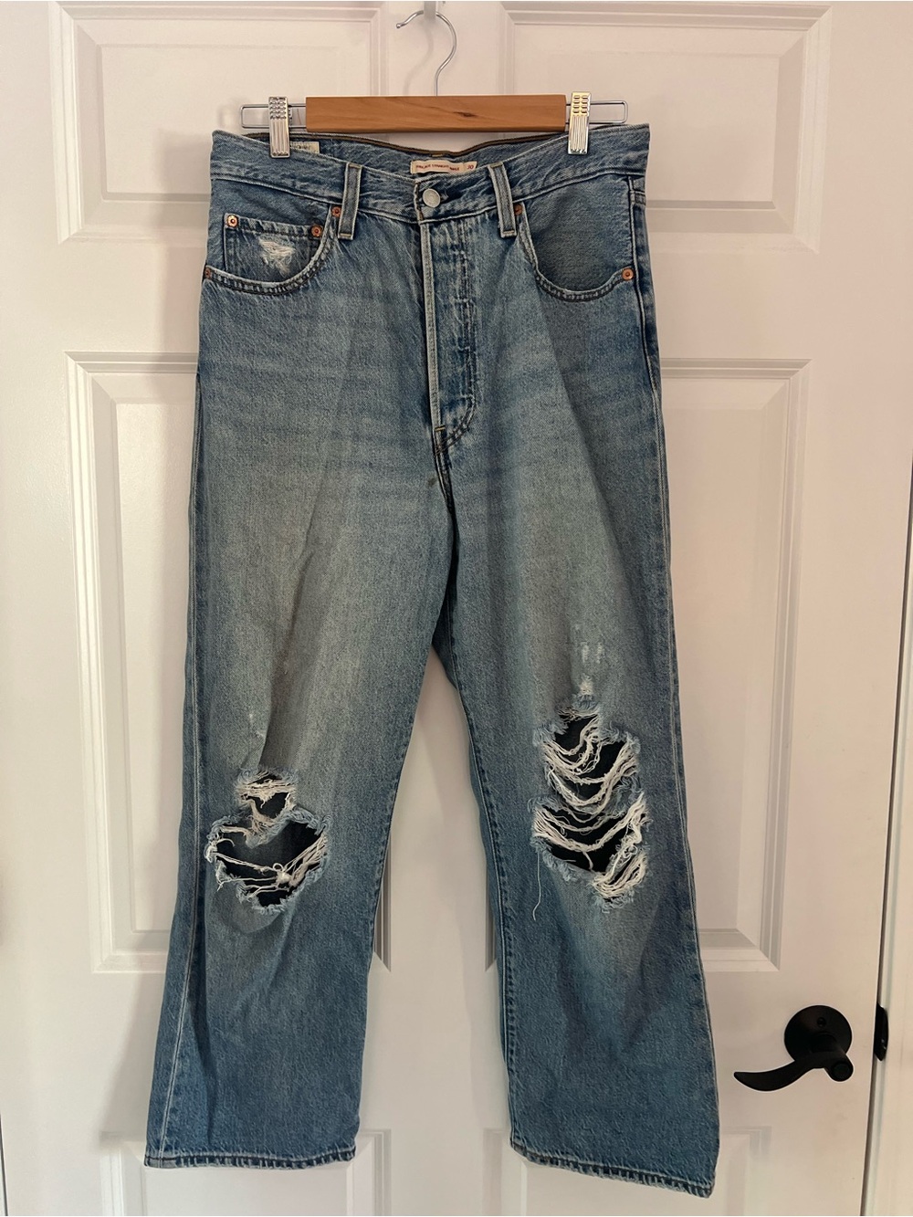 Levi's Ribcage Straight Ankle Ripped Jeans